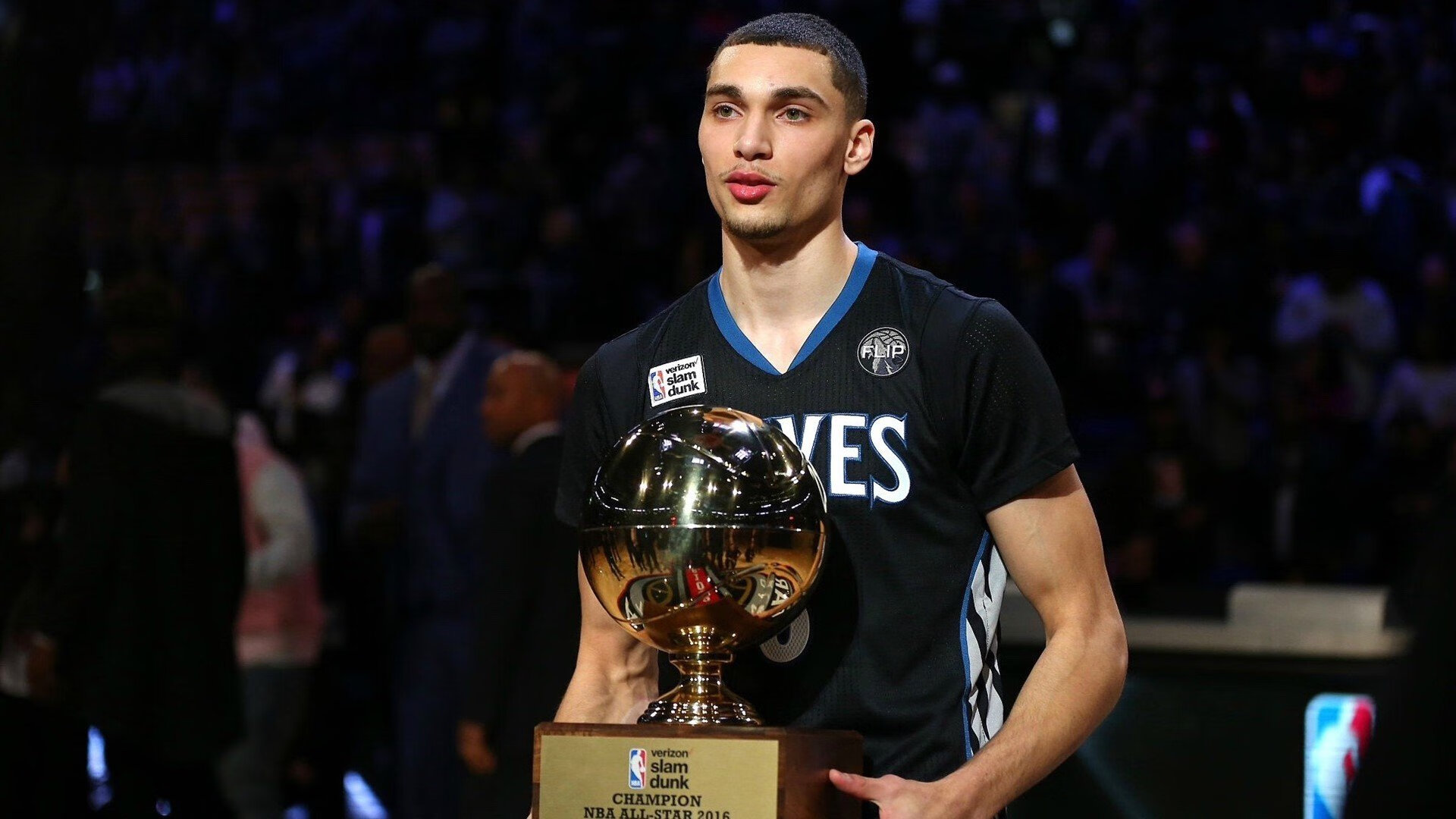 沪上风暴，杜兰特单骑破阵，上海队鏖战黄蜂显铁血本色