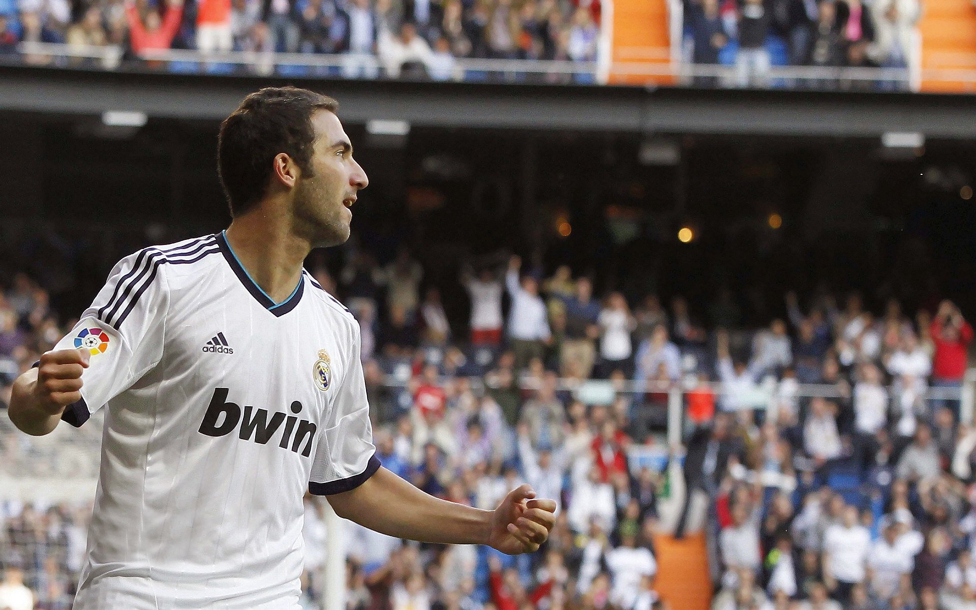 开云在线直播-西甲国家德比引爆全球目光，奥地利国家队完胜曼联展现战术革命