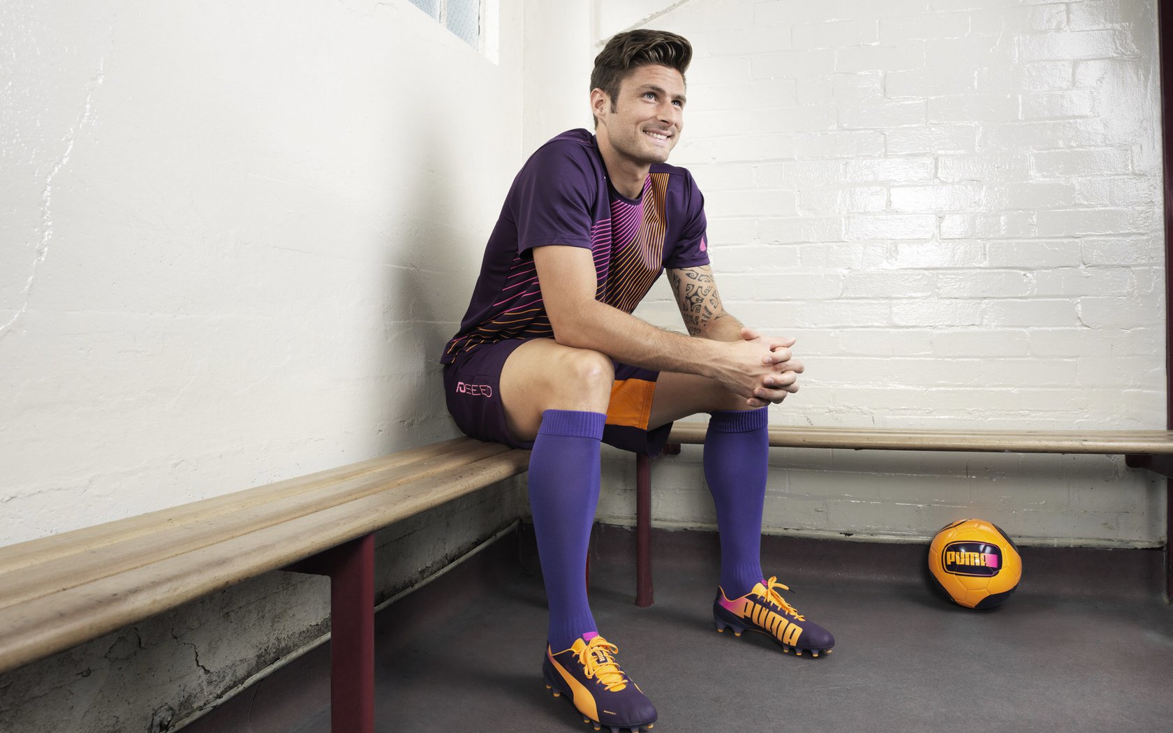 西甲国家德比引爆全球目光,奥地利国家队完胜曼联展现战术革命