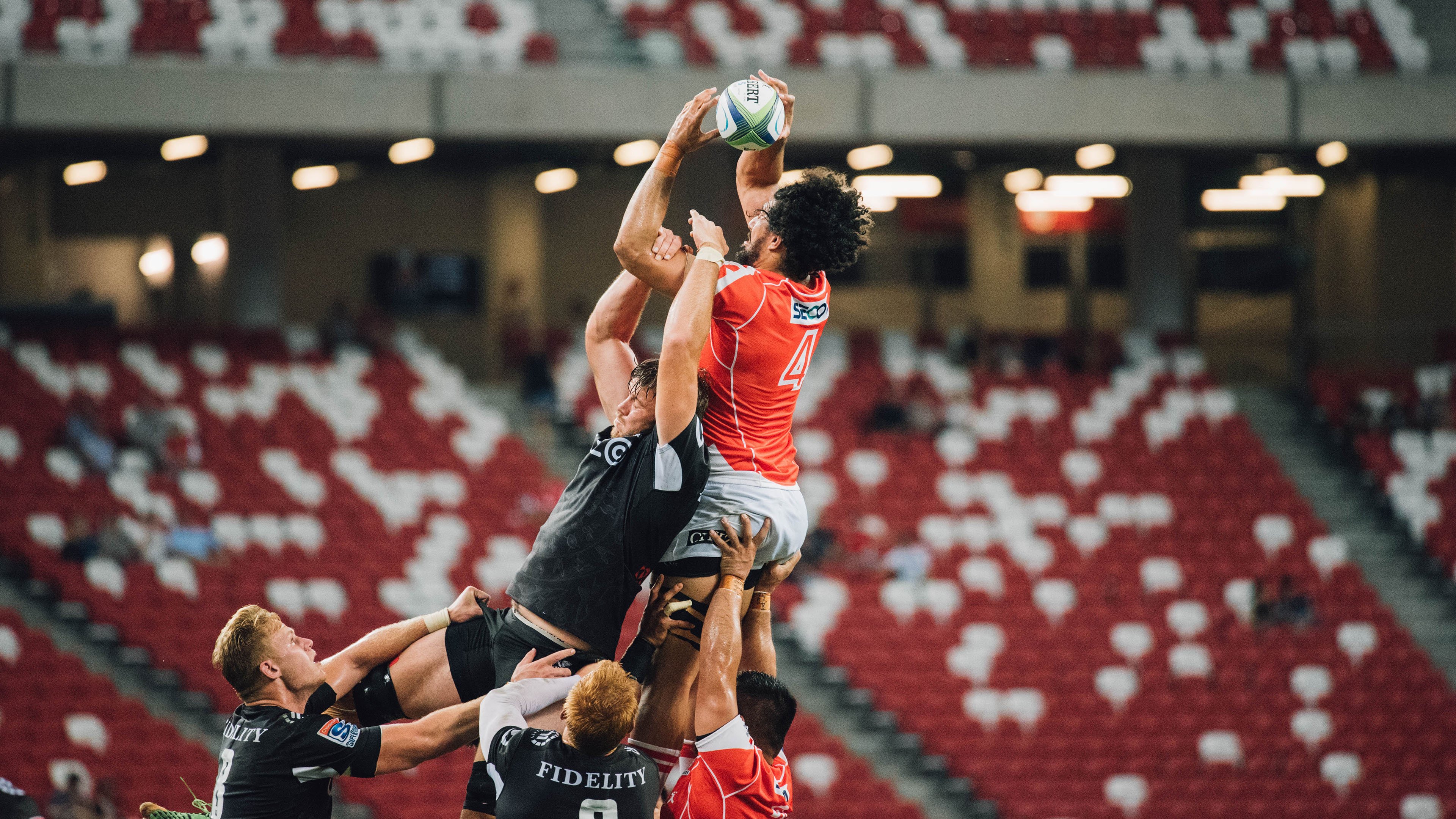 开云体育中国官网-横扫风暴中的定海神针，伦纳德关键先生本色，上海队创造历史横扫森林狼