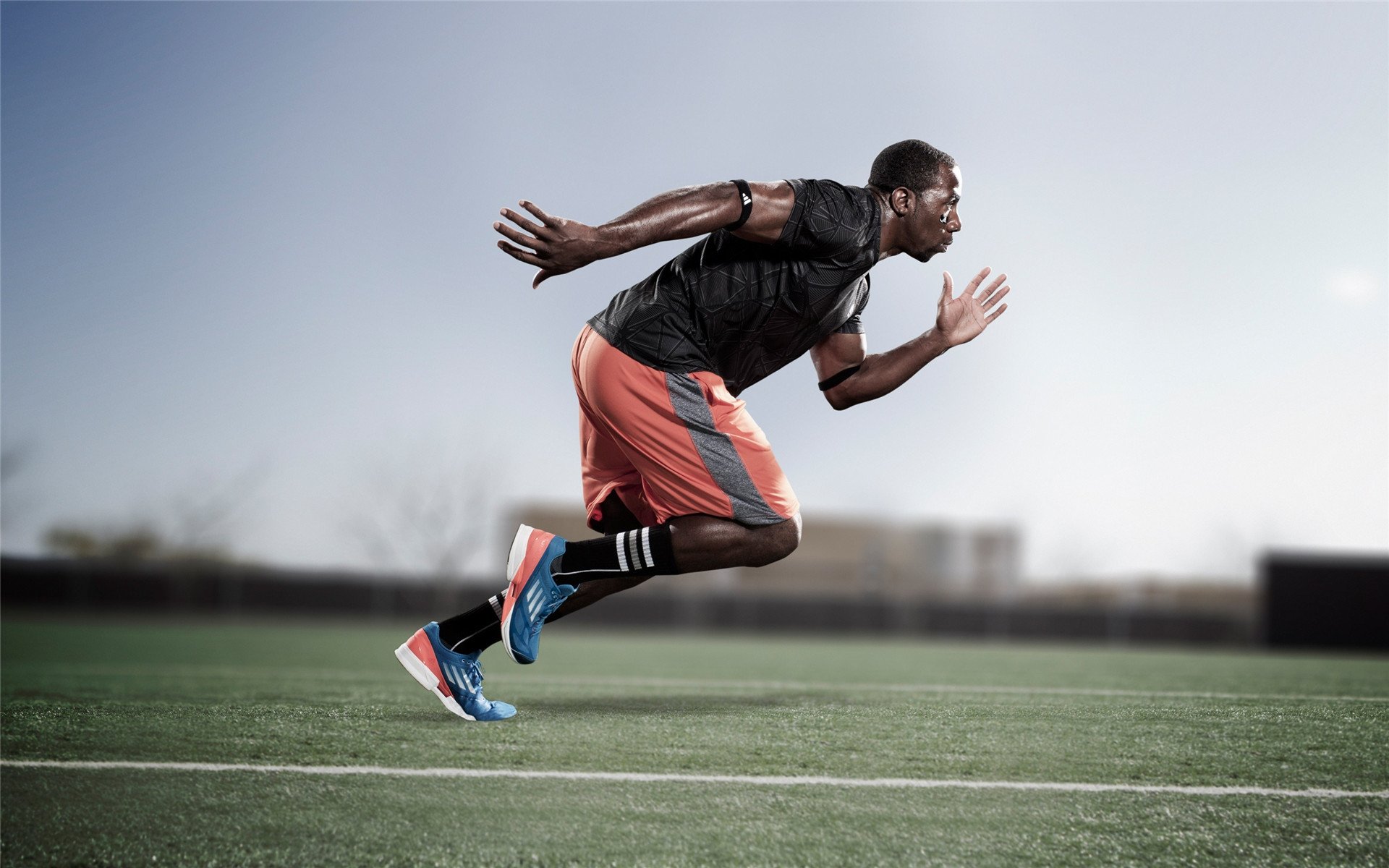 法拉利轻取迈凯伦,勒克莱尔统治全场,红色王朝的完美回归